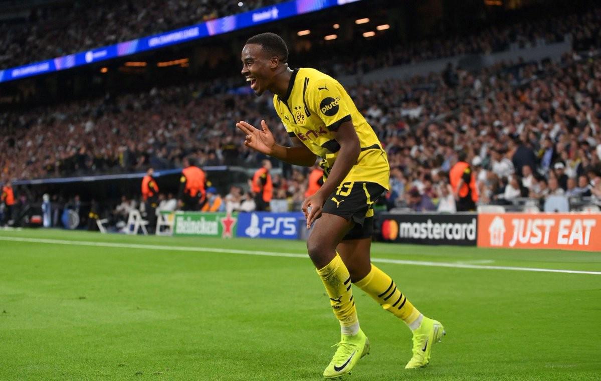 法甲进攻场面精彩片段解析及战术布局分析