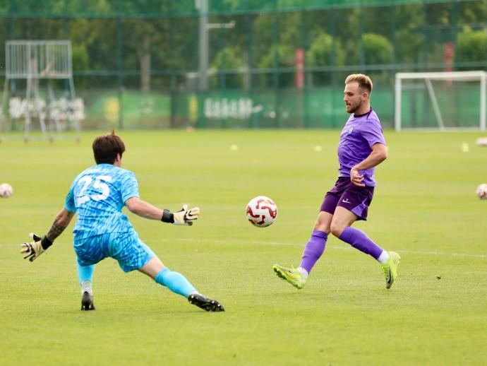 必一体育官方网站-篮球运动中“侧翼球员体能模型”变化是否推动位置模糊化